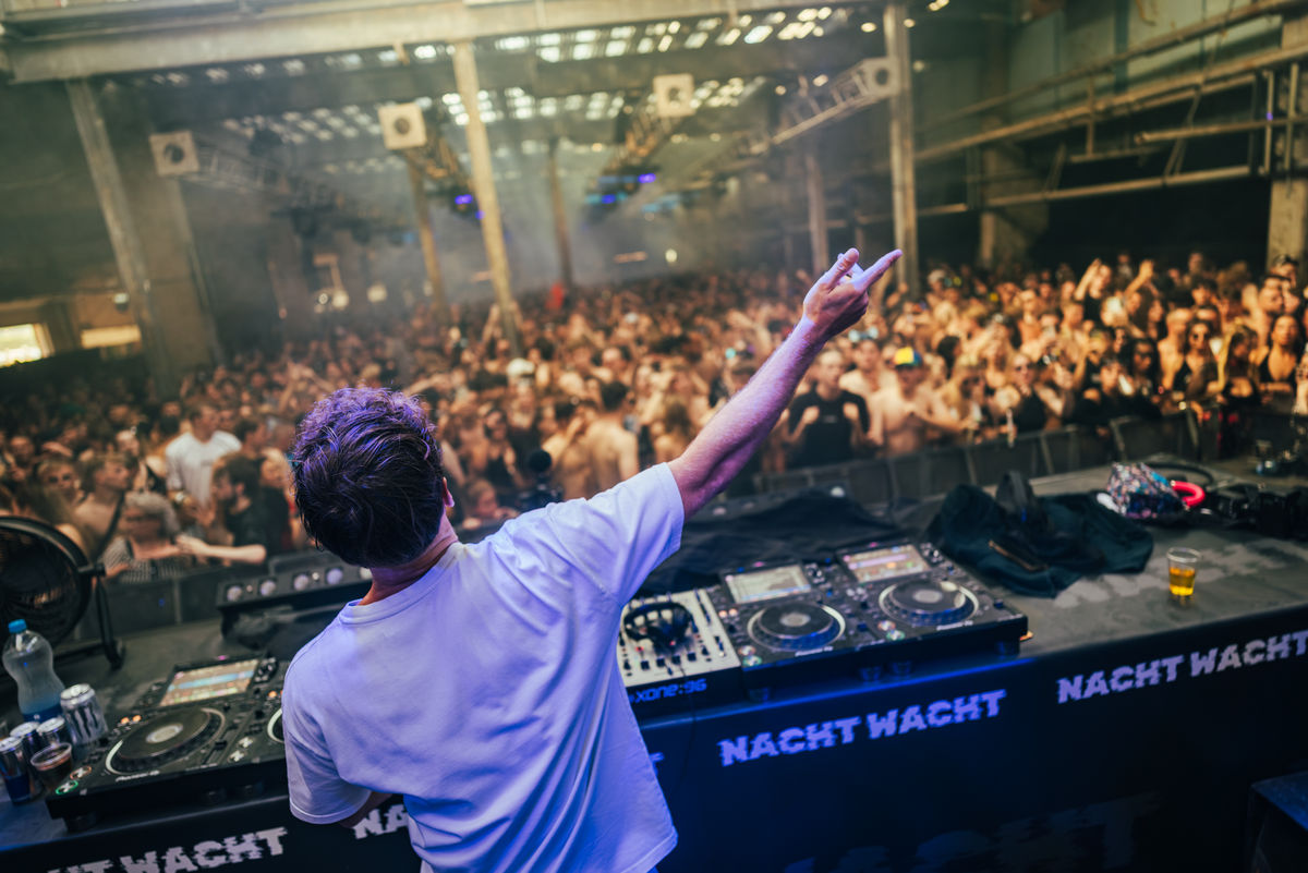 Loading... just a sec